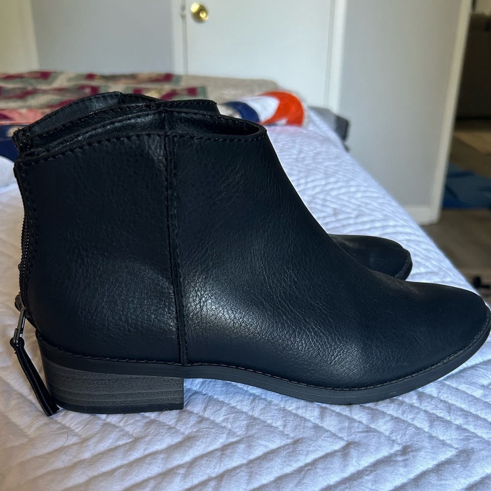 NWOT Universal Threads Booties - Picture 3 of 6
